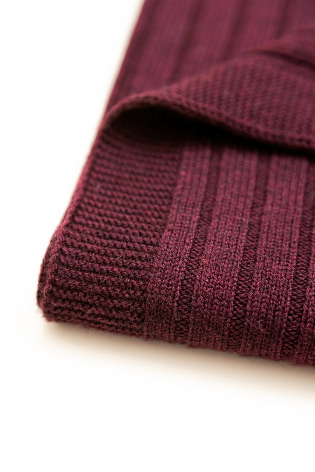 merino  blanket ribbed pattern cot burgundy